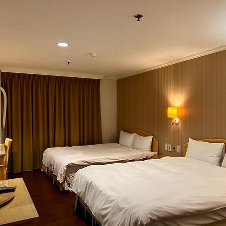 Hermes Hotel ซินจู๋ ภายนอก รูปภาพ