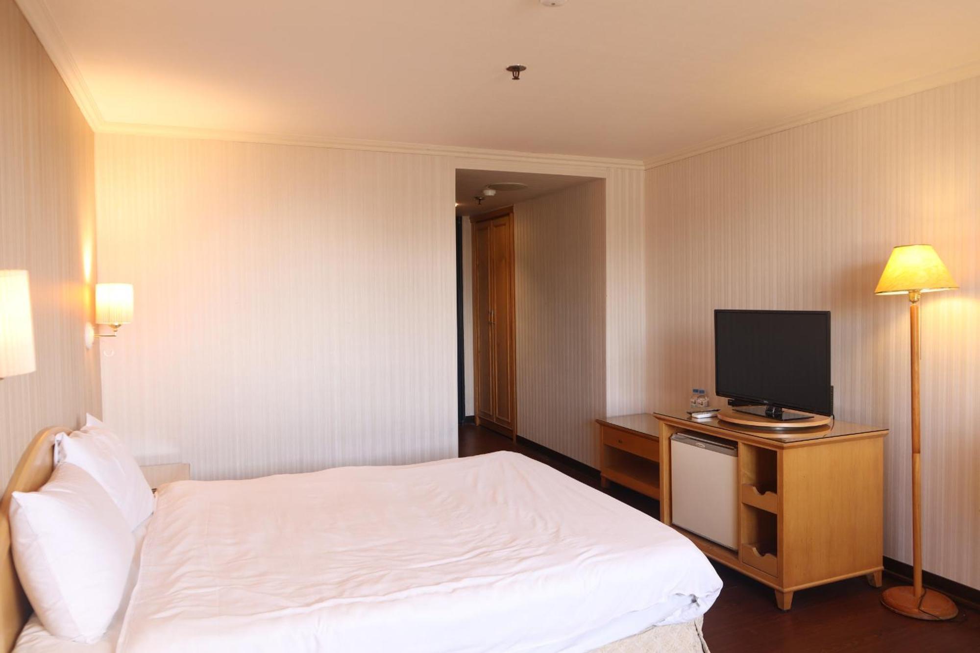 Hermes Hotel ซินจู๋ ภายนอก รูปภาพ