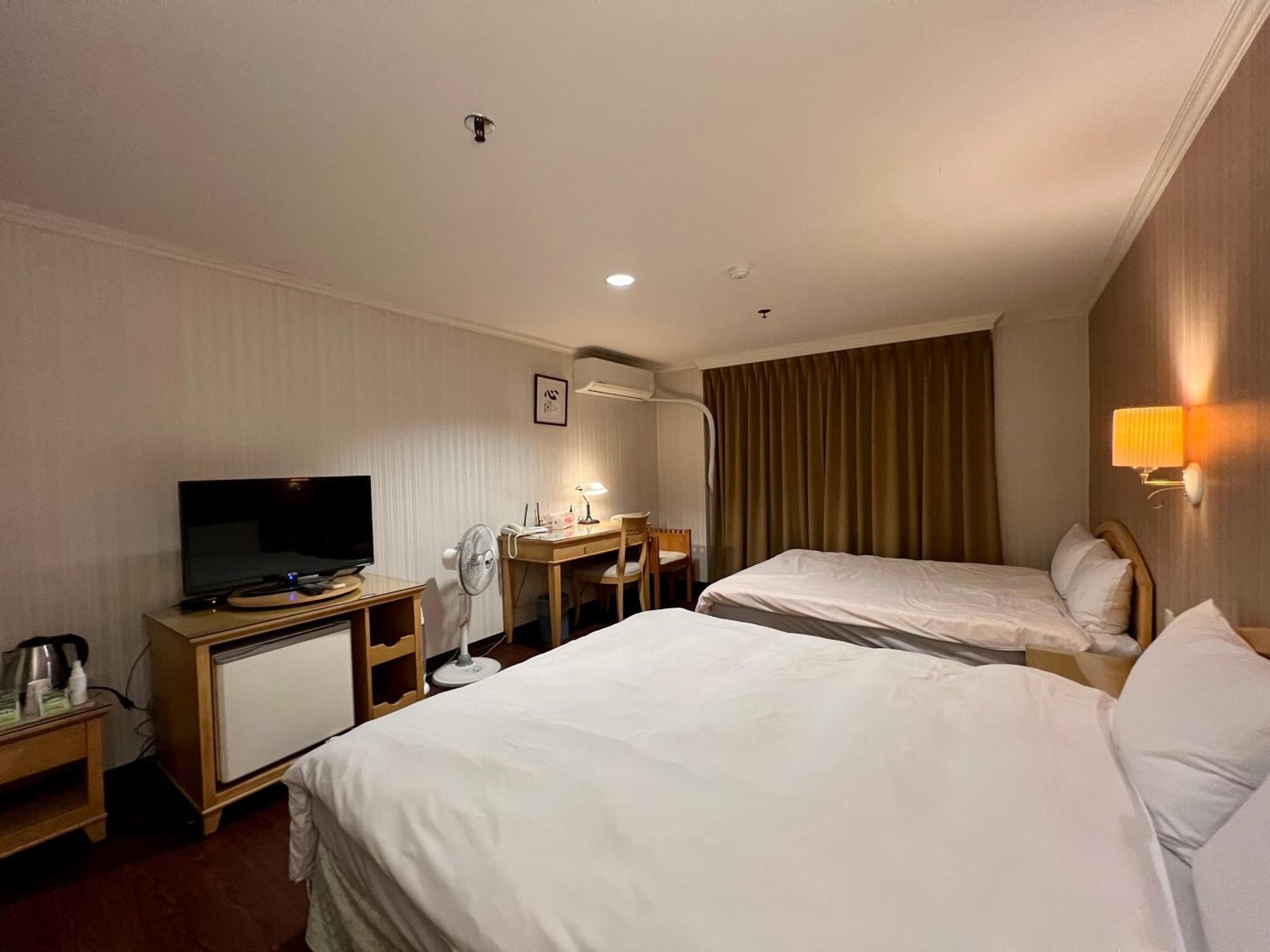 Hermes Hotel ซินจู๋ ภายนอก รูปภาพ